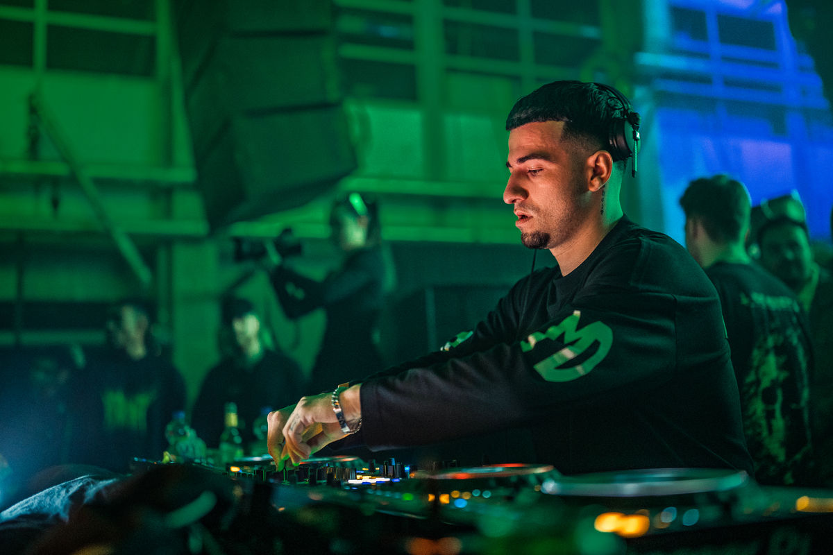 Loading... just a sec